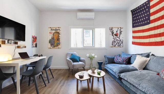 Artistic 2BR Apt w Balcony in Florentin Center in Tel Aviv-Yafo