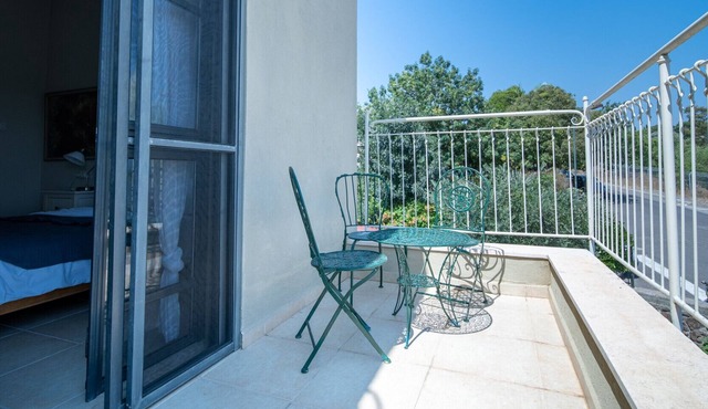 Artistic Vacation Villa w Pool by Sea N' Rent