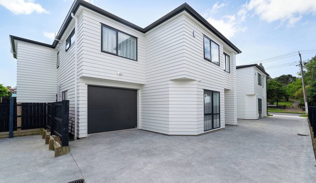 Auckland Golden Phoenix Holiday Homes in Auckland