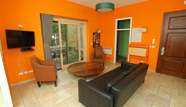 Authentic luxurious modern fully equipped flat