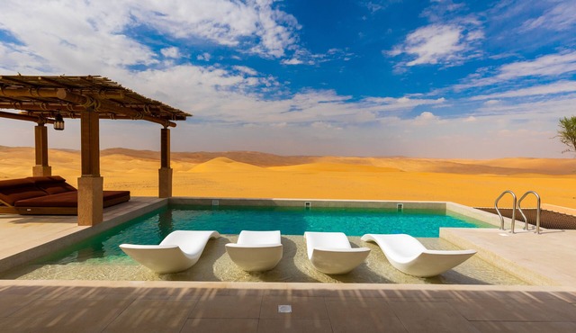 Bab Al Nojoum Bateen Liwa