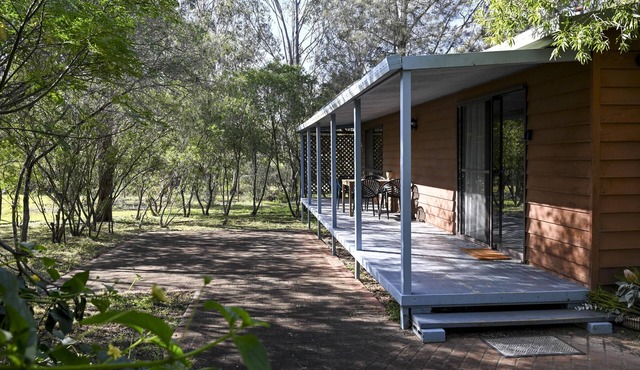 Banksia Cabin 4 - 2 bedroom with 2 x queen beds in Pokolbin