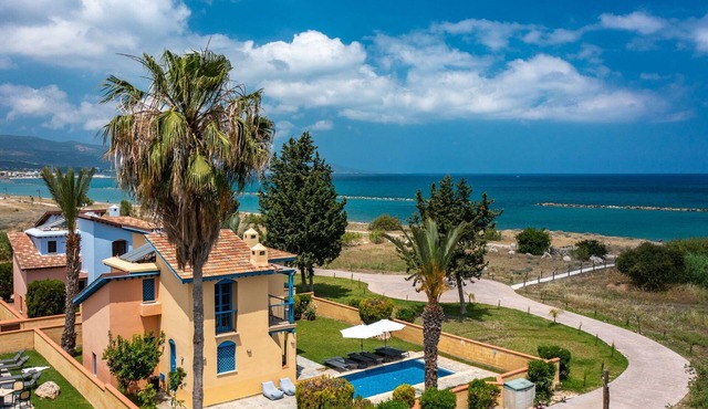 Beach Front 3-Schlafzimmer-Villa - 1. Linie vom Strand by Interhome in Polis Chrysochous