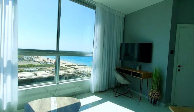 beach front tel aviv bat yam apartment -hotel 39
