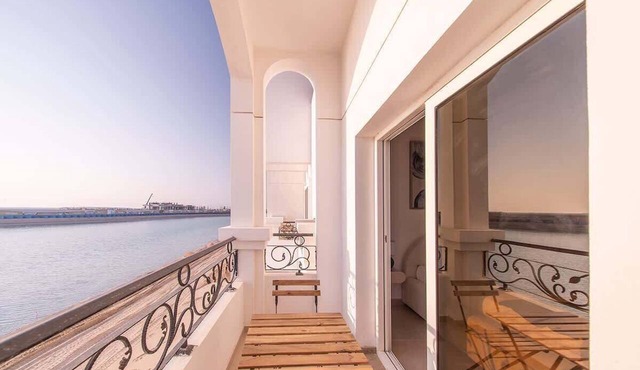 Beachfront 4 Bed Villa in Ajmal Makan