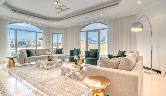Beachfront 5BR Villa w/Private Pool at the Palm