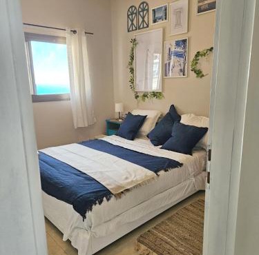 Beachfront Bliss 3 bedroom Privacy in Netanya