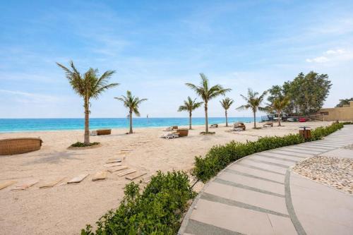 Beachfront Luxury Studio Direct Sea Access