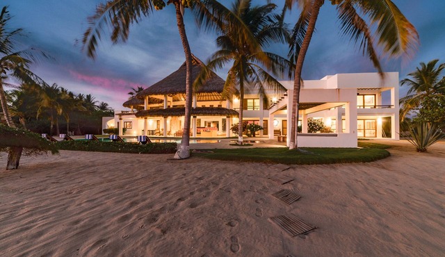 Beachfront Open-Air Oasis in Puerto Escondido
