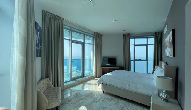 Beachfront paradise just minutes from Dubai