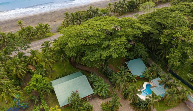 Beachfront Villas Puerto Viejo w AC and POOL
