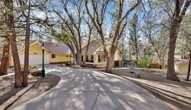 Bearfoot Lodge - Cozy - Your Seasonal Big Bear Escape! in Big Bear Lake