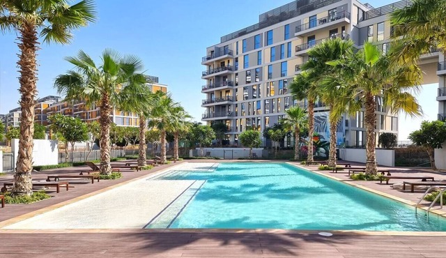 Beautiful 1 Bedroom Flat With 5 Star Resort Style Amenities.