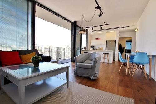 beautiful 2 bed rooms apartment on the beach