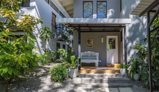 Beautiful 3 bed private home w/pool in Playa Hermosa w/world-class surf break!