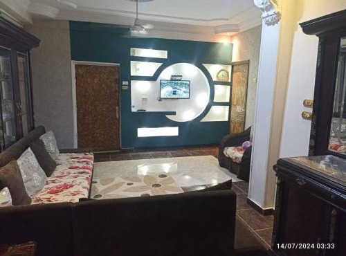 Beautiful room in a beautiful apartment in Helwan in Ḩulwān