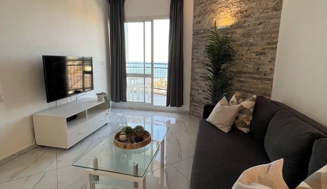 Beautiful Sea View Apartment in Ashkelon