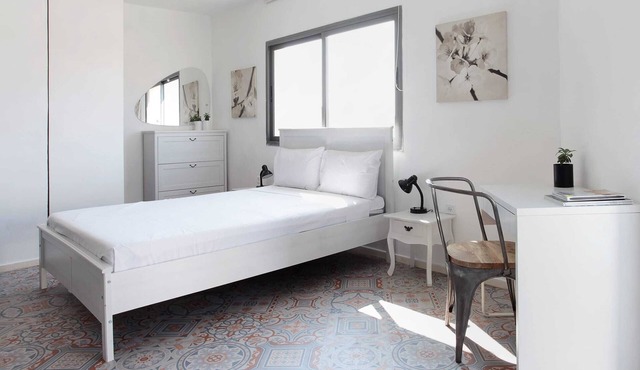 Beautiful Studio in Flea Market By Holiday Rentals
