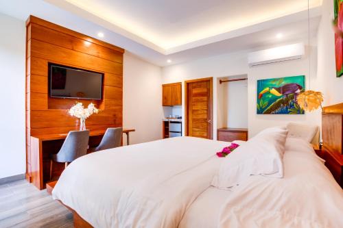 Belizean Dreams Resort in Hopkins
