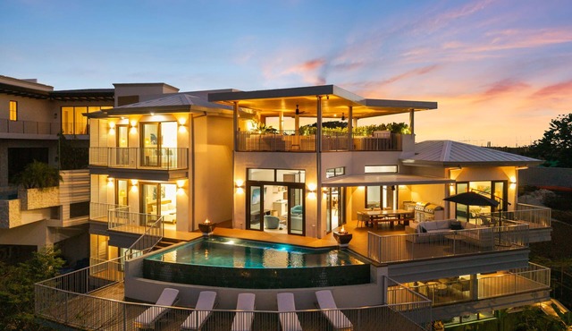 Bella Vida | Luxury Oceanview Villa w/Breakfast, gym, sauna & Concierge