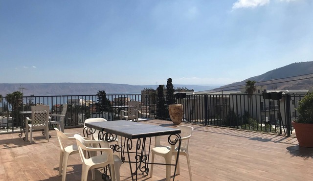 Berger Ultra Orthodox Hotel