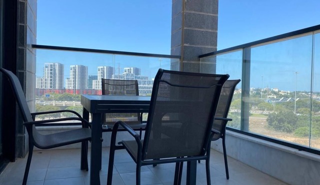 Big - Beautiful Family Aprtment- 5 Min From TLV