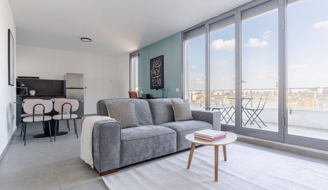 Blueground | Florentin, Spacious, Balcony (TLV-26)