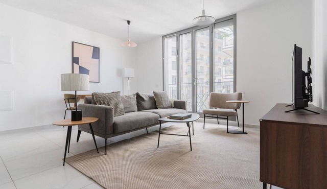 Blueground | Florentin, Spacious, Balcony (TLV-25)