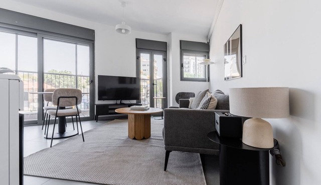 Blueground | Florentine, City view, Balcony (TLV-3)