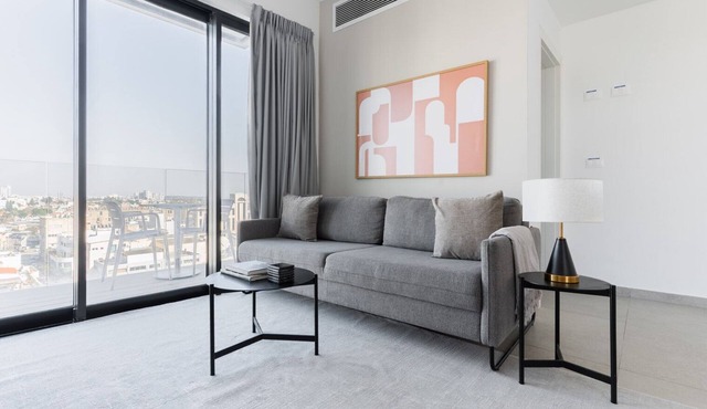 Blueground | Florentine, City view, Balconie (TLV-62)