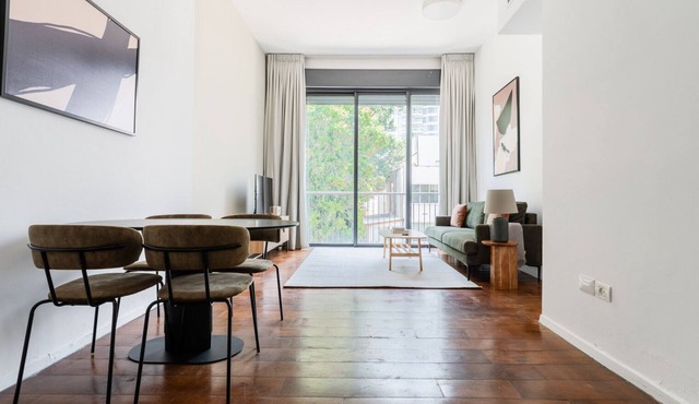 Blueground | Lev HaIr, city view, nr Carmel Market (TLV-89)
