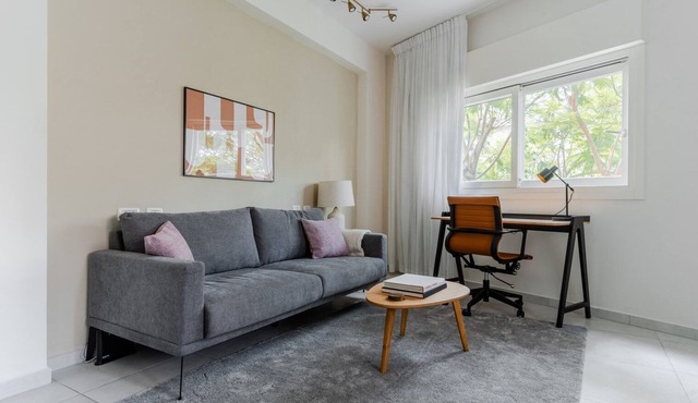 Blueground | Nahalat Bynamin, City view (TLV-7)