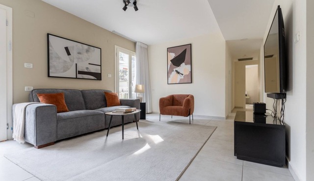 Blueground | Nahalat Bynamin, Spacious, Garden (TLV-45)