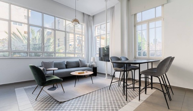 Blueground | Nahalat Byniamin, Exquisite (TLV-56)