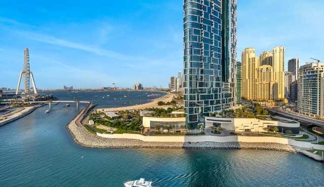 Brand New! Dubai Eye & JBR Beach Panorama!