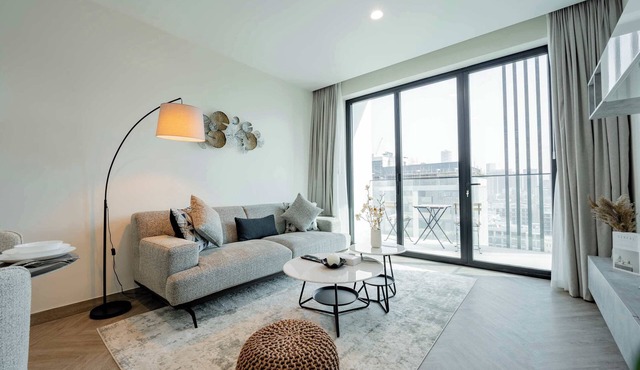 Brand New, Luxury Furnished 1BR, Prime Location