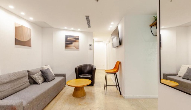 Breezhouse Yona Beach 10 Br Underground Apartment