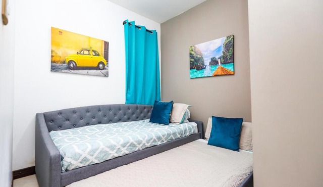 Bright Apt w Pool Near the Airport - Self Check In