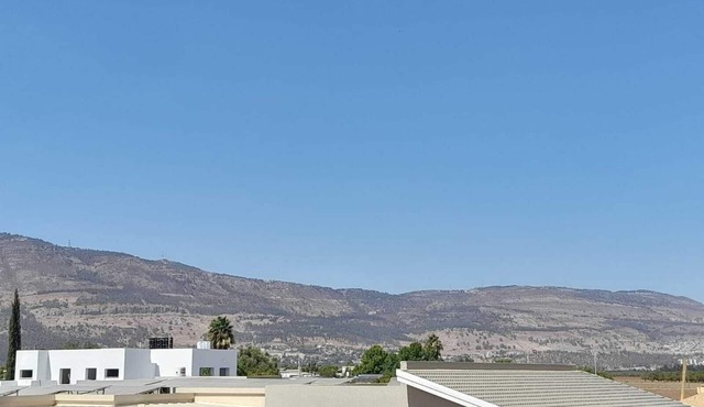 Bright New 1-Bedroom Apartment with Balcony & Hermon View in Kibbutz