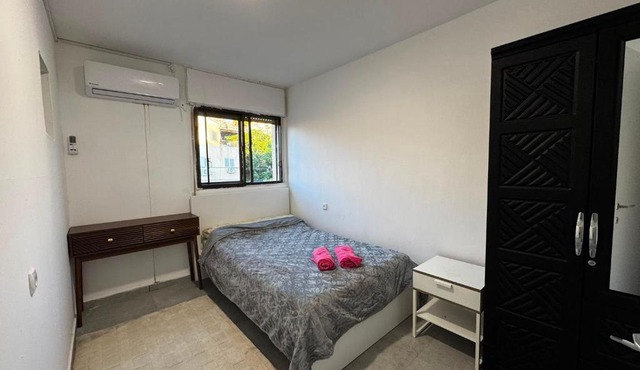 Bright & Renovated 2 Room Apartment Near Beach