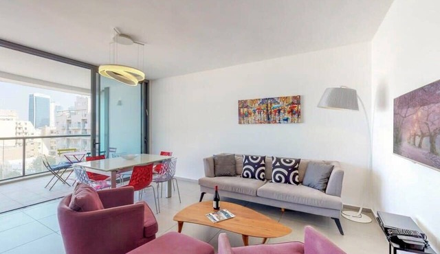 Brigth 3BR in Florentin's Complex by HolyGuest