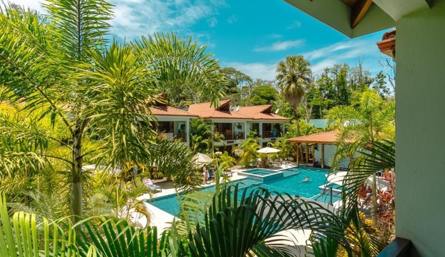 Bungalows Beachfront Hotel in Puerto Viejo