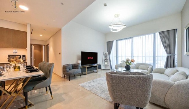Burj Khalifa & Dubai Fountain View - 2BR Retreat Downtown Dubai