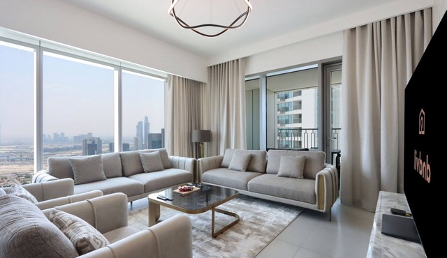 Burj View 3BR + Maid’s | Minutes to Dubai Mall