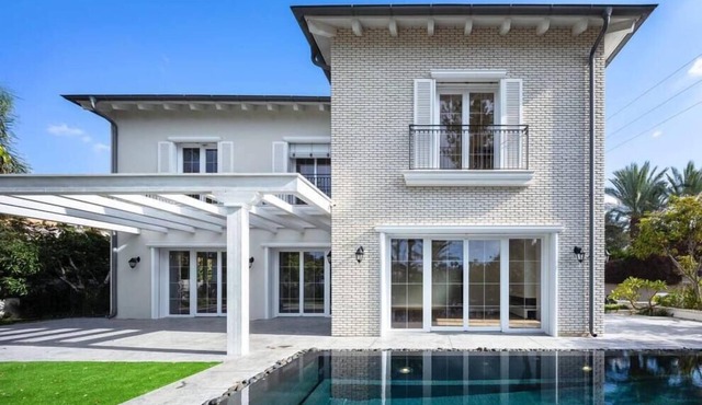 Carmelo Congress Villa