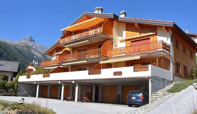 Caroubier 2 by Interhome in Ovronnaz
