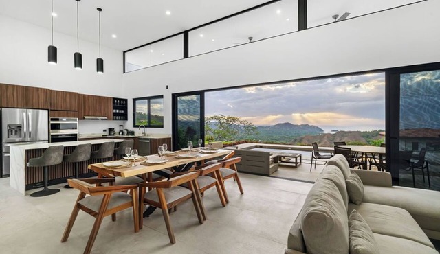 Casa Alto Verde | 4 King Suites & Pool