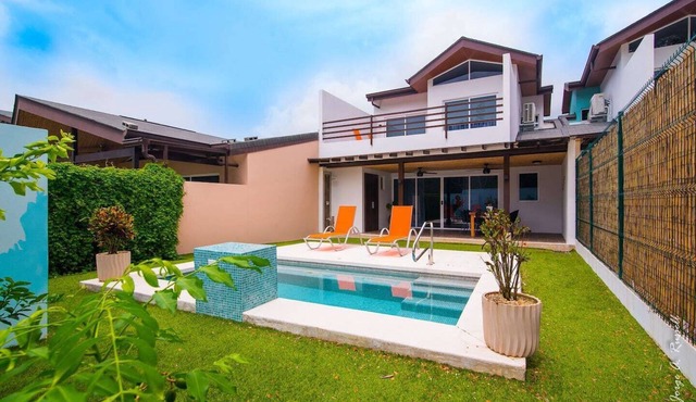 Casa Bonita with private pool at Ciudad del Mar!