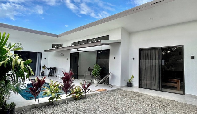 Casa Solaz-Up to 7 people, parking and private pool-Playa Negra, Puerto Viejo