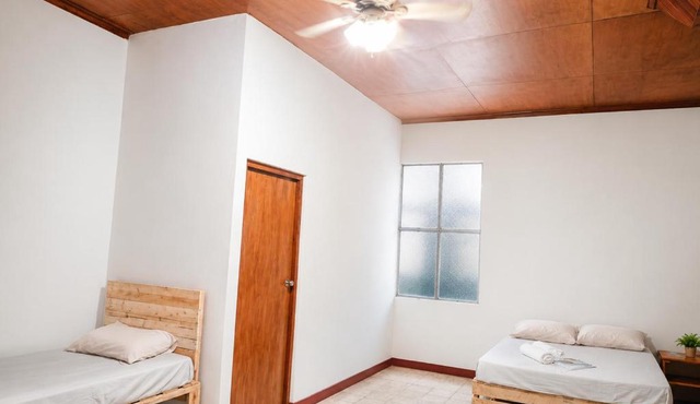 Casa Mundo Verde - Local Hostel